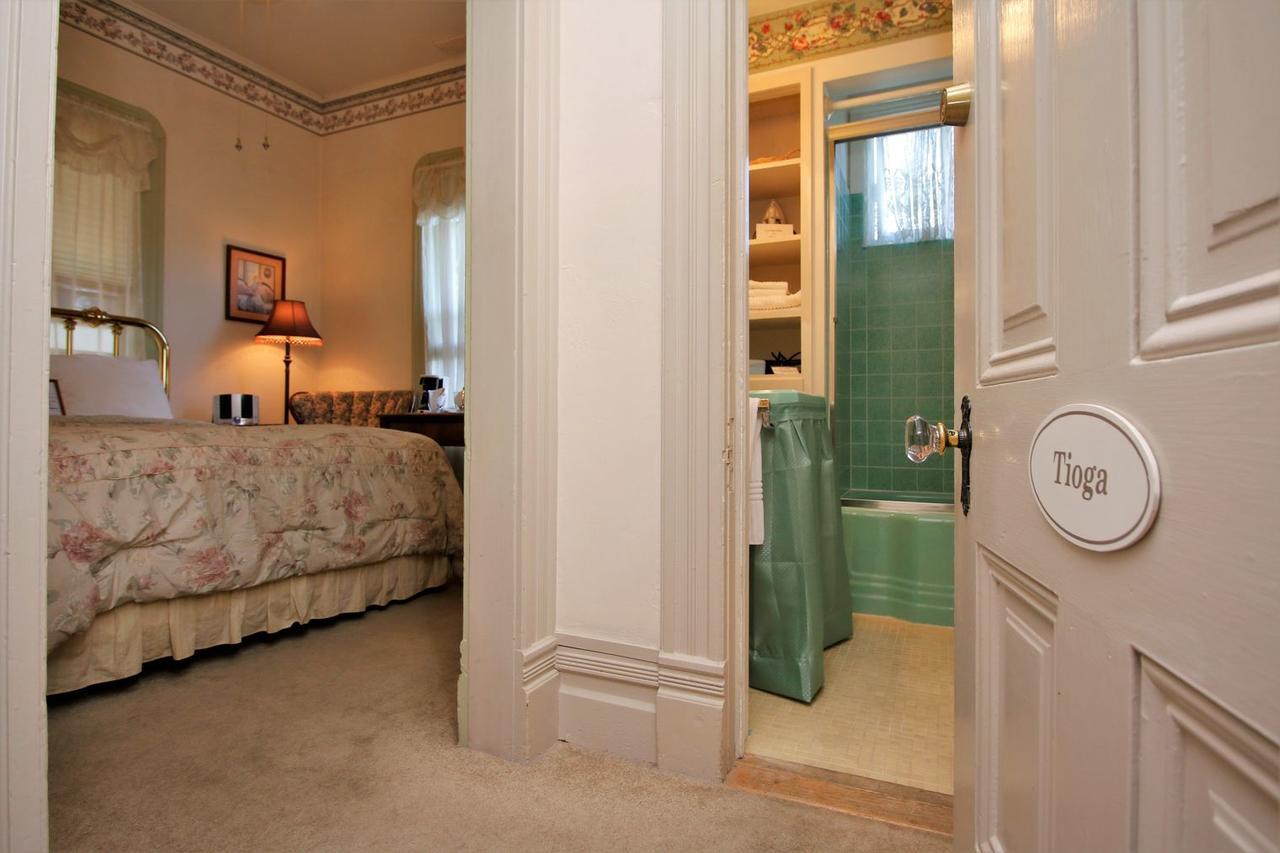 Bradford Place 3*